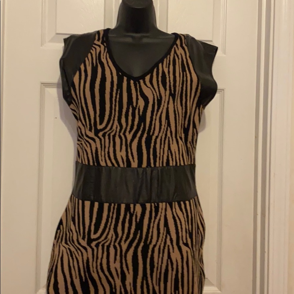 Cap sleeve tiger print dress